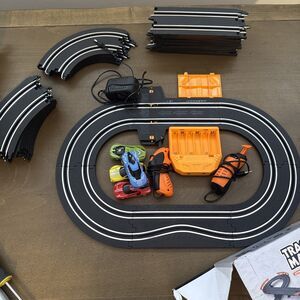 Slot Car Race Track Sets with 4 High-Speed Slot Cars, Battery or Electric Car